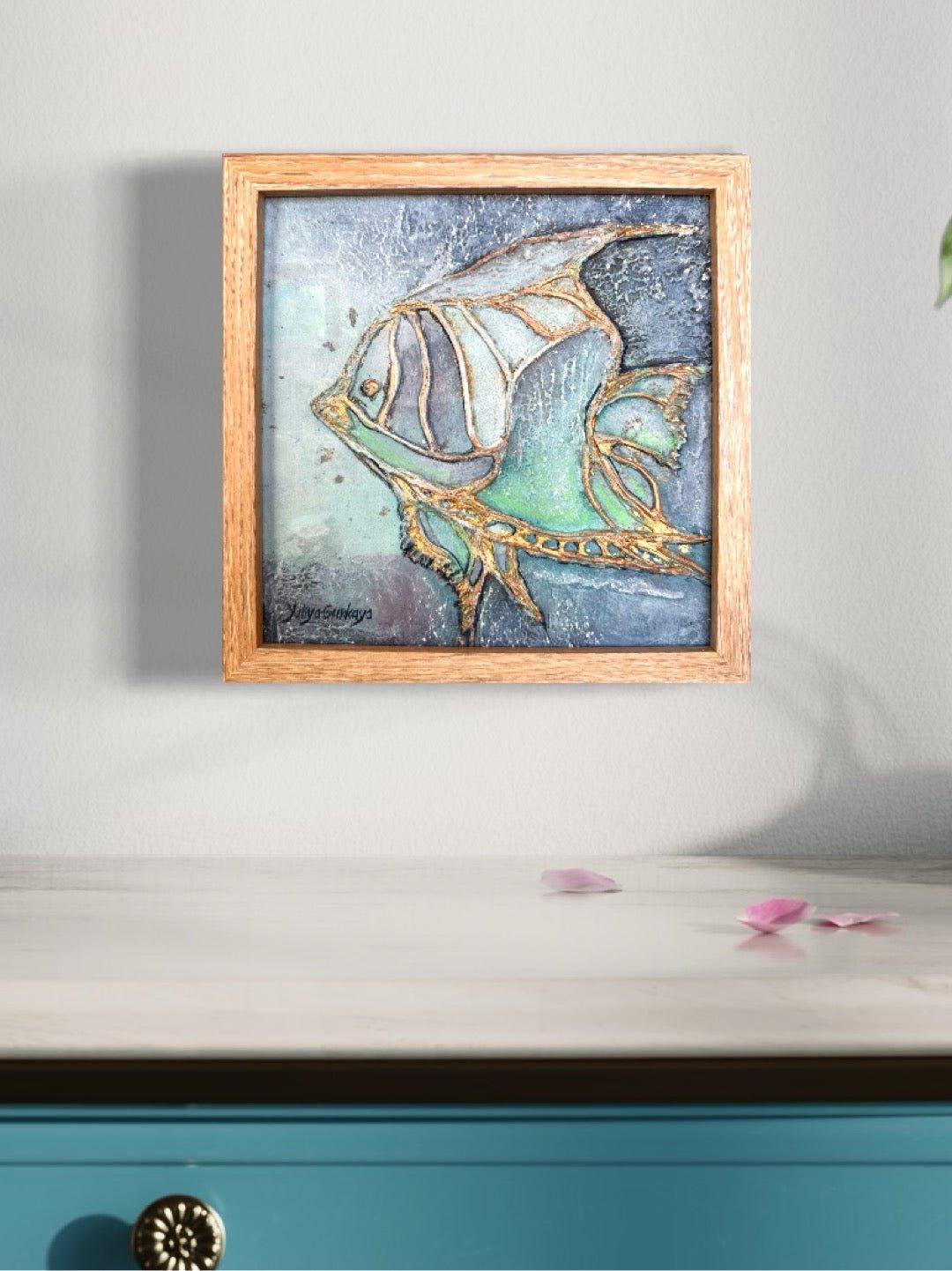 Lykke fisk 01, 22x22cm med ramme - GURSKAYA ART DANMARK